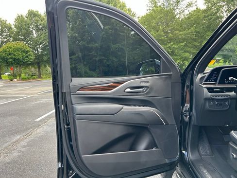 Used 2024 Cadillac Escalade ESV Premium Luxury w/ Performance Package AWD/4WD image 59