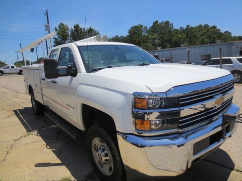 Used 2015 Chevrolet Silverado 3500 W/T RWD image 3