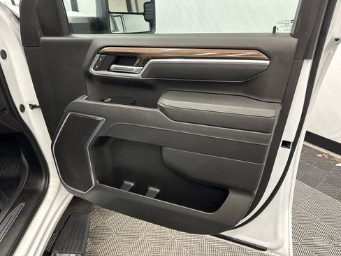 Used 2025 Chevrolet Silverado 2500 LT AWD/4WD image 15