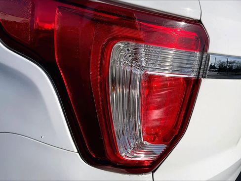 Used 2018 Ford Explorer 4WD image 28