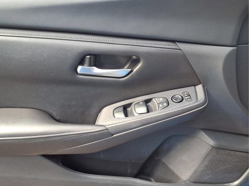 Used 2024 Nissan Sentra SV FWD image 20