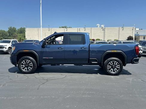 Used 2021 GMC Sierra 2500 AT4 w/ AT4 Preferred Package AWD/4WD image 4