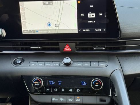 New 2025 Hyundai Elantra SEL image 41