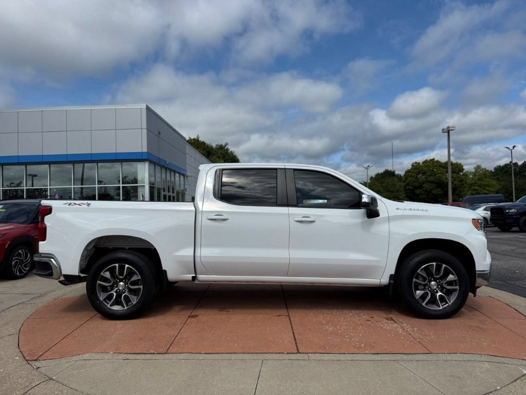 Used 2024 Chevrolet Silverado 1500 LT AWD/4WD image 8