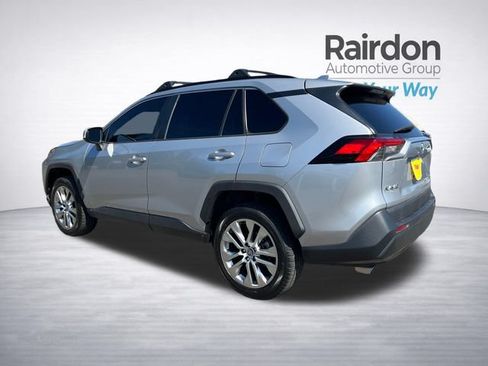 Used 2019 Toyota RAV4 LE w/ All Weather Liner Package AWD/4WD image 5