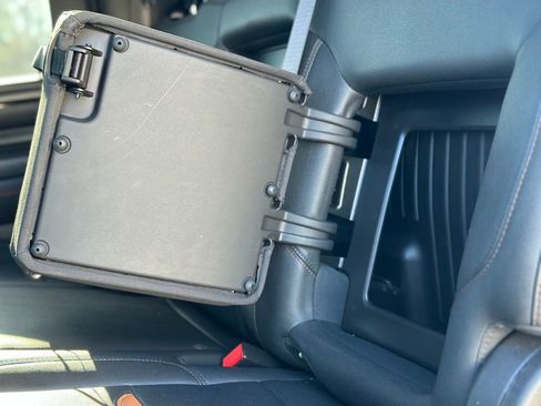 Used 2024 GMC Sierra 2500 AT4 w/ AT4 Preferred Package image 27