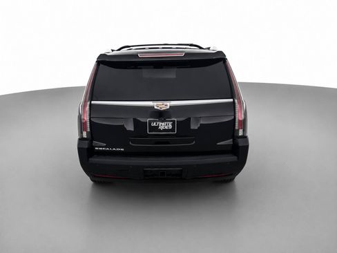 Used 2017 Cadillac Escalade Platinum AWD/4WD image 6