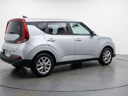 Used 2025 Kia Soul LX w/ LX Technology Package image 9