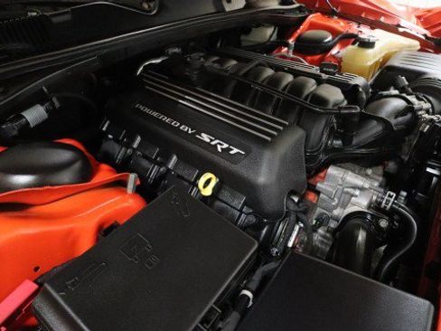 Used 2016 Dodge Challenger SRT RWD image 28