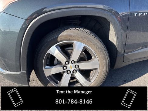 Used 2018 Chevrolet Traverse LT w/ LPO, Black Accent Package image 4