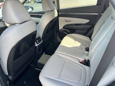 Used 2022 Hyundai Tucson SEL w/ Convenience + Premium Package FWD image 3