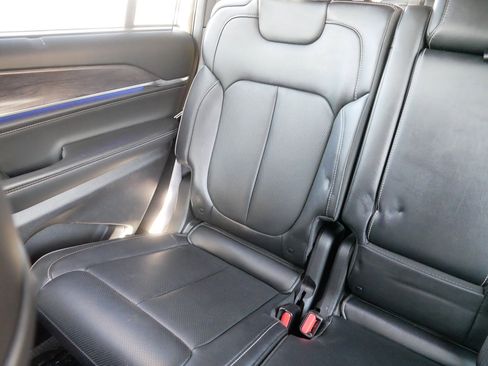 Used 2024 Jeep Grand Cherokee L Overland w/ Advanced Protech Group III image 12