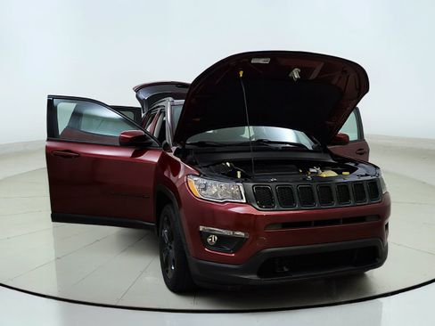Used 2021 Jeep Compass Latitude w/ Sun and Sound Group FWD image 9