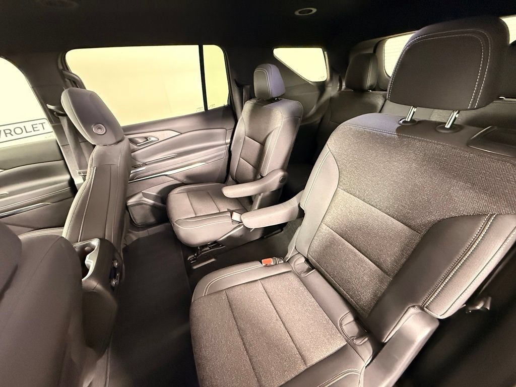Used 2025 Chevrolet Traverse LT AWD/4WD image 44