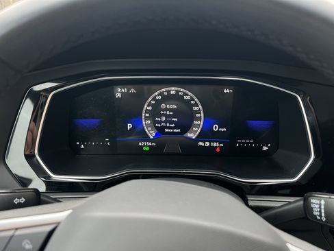 Used 2024 Volkswagen Jetta SE w/ Panoramic Sunroof Package image 21