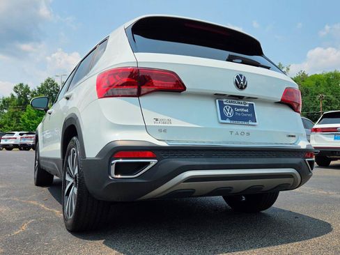 Certified 2022 Volkswagen Taos SE w/ Panoramic Sunroof Package AWD/4WD image 6