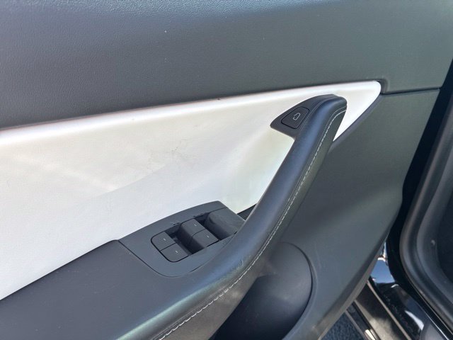 Used 2021 Tesla Model Y Long Range AWD/4WD image 12