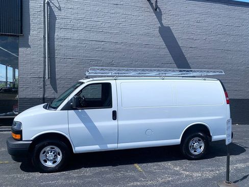 Used 2019 Chevrolet Express 2500 w/ Communications Package RWD image 2