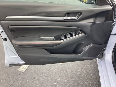 Used 2025 Nissan Altima 2.5 SR image 22