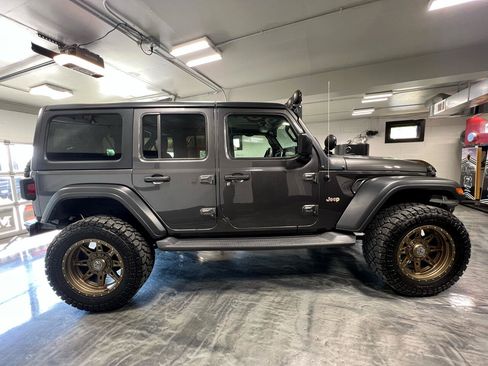 Used 2018 Jeep Wrangler Unlimited Sport S image 16