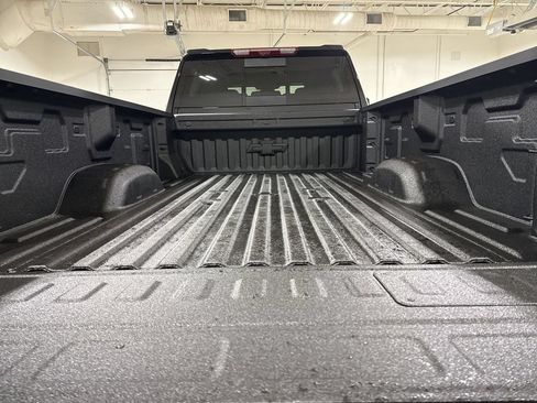 Used 2026 Chevrolet Silverado 3500 High Country w/ High Country Premium Package AWD/4WD image 25