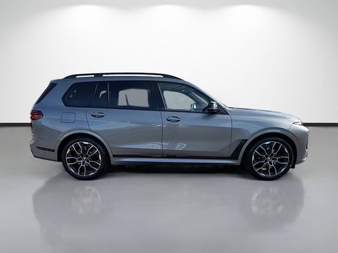 New 2026 BMW X7 M60i image 2