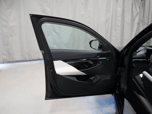 Used 2026 BMW i5 eDrive40 AWD/4WD image 26