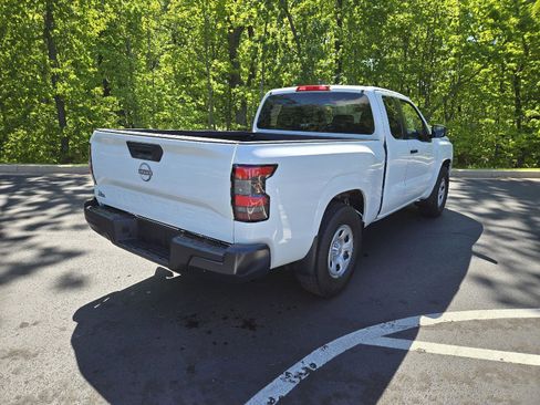 Used 2024 Nissan Frontier S RWD image 3