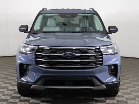 Used 2025 Ford Explorer Active w/ Active Comfort Package AWD/4WD image 11