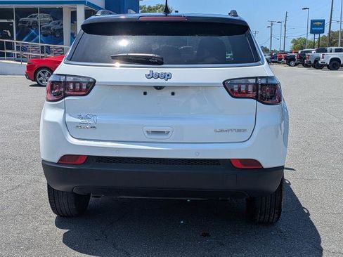 Used 2025 Jeep Compass Trailhawk AWD/4WD image 5