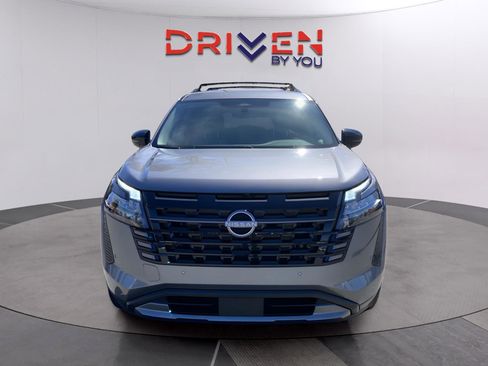 New 2026 Nissan Pathfinder SL image 9