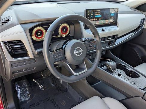 Used 2024 Nissan Rogue SL w/ SL Premium Package image 10