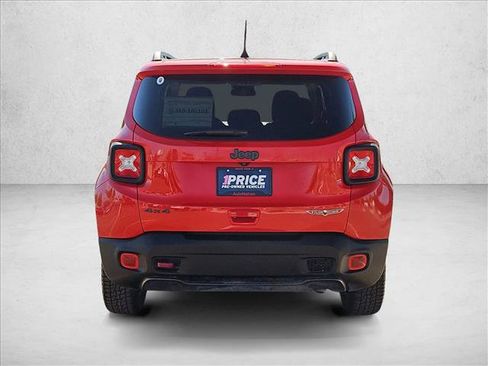 Used 2019 Jeep Renegade Trailhawk w/ UConnect 8.4 Nav Group AWD/4WD image 7