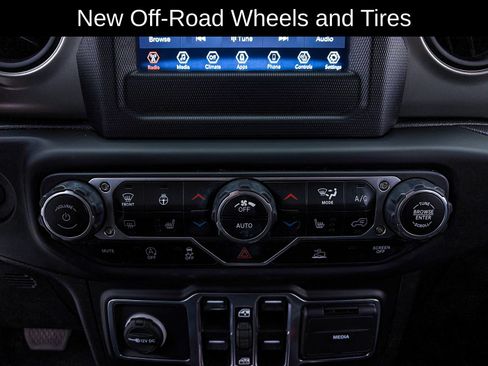 Used 2021 Jeep Gladiator Sport AWD/4WD image 21