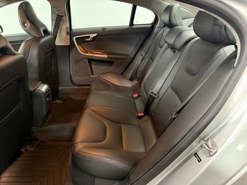 Used 2016 Volvo S60 T5 Inscription Platinum image 16