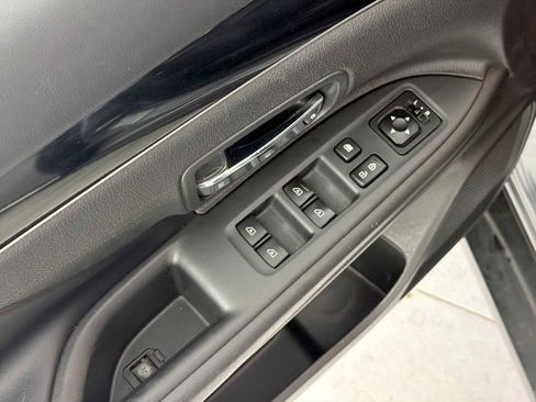 Used 2019 Mitsubishi Outlander SE image 15