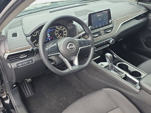 Used 2024 Nissan Altima 2.5 SV image 15
