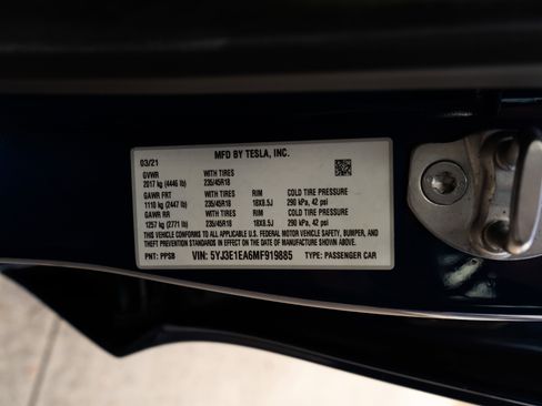 Used 2021 Tesla Model 3 Standard Range Plus image 41