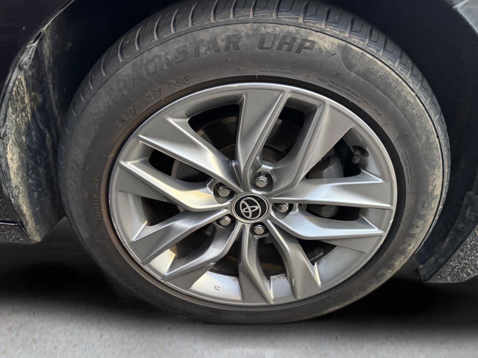Used 2022 Toyota Avalon XLE FWD image 17