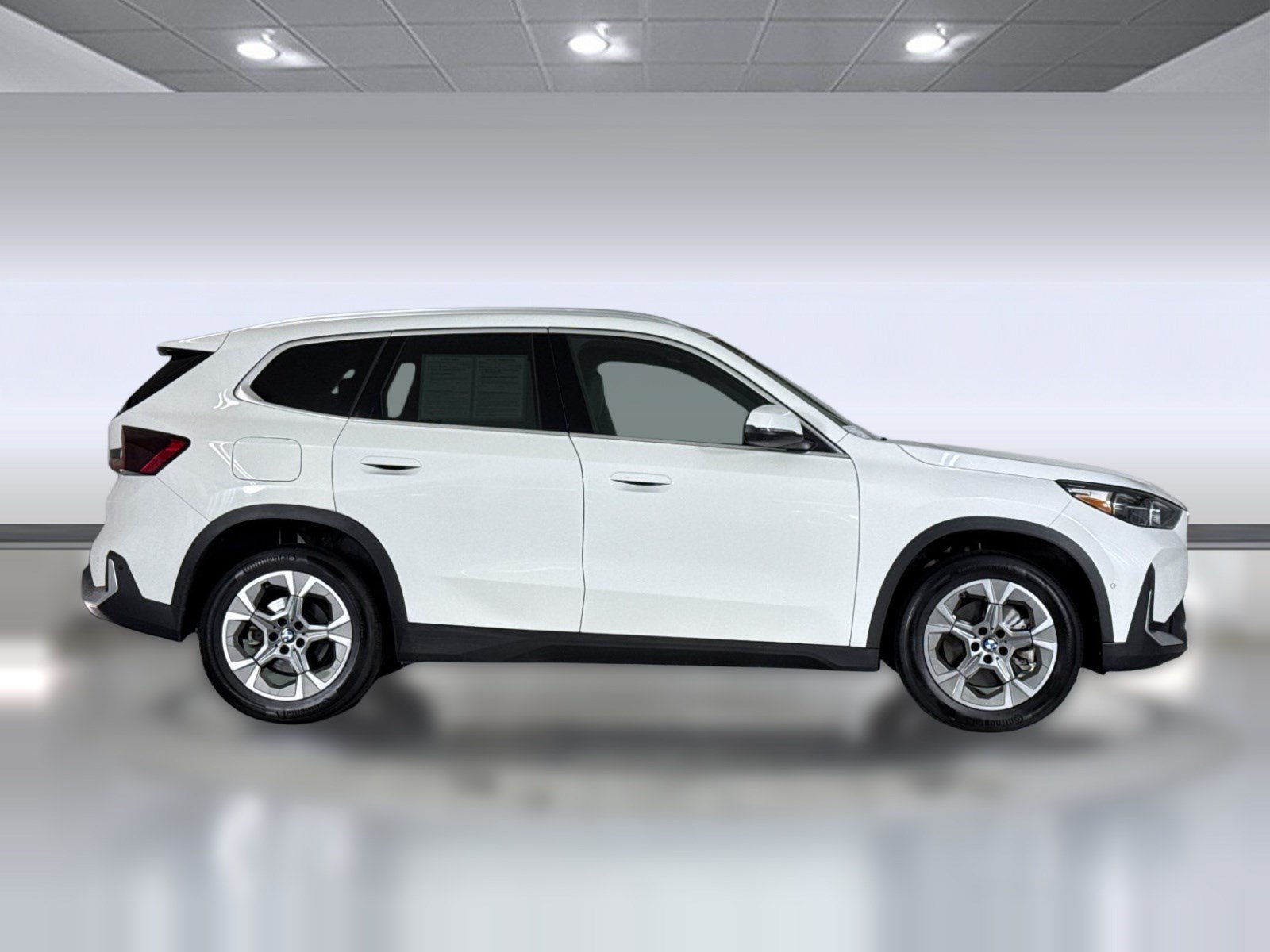 Used 2023 BMW X1 xDrive28i w/ Premium Package AWD/4WD image 8