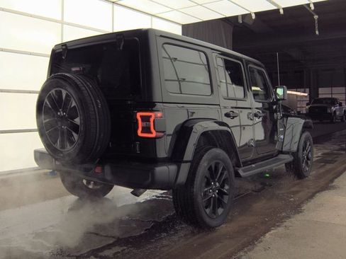 Used 2022 Jeep Wrangler Unlimited Sahara w/ Cold Weather Group image 2