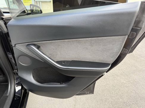Used 2023 Tesla Model Y Long Range AWD/4WD image 17