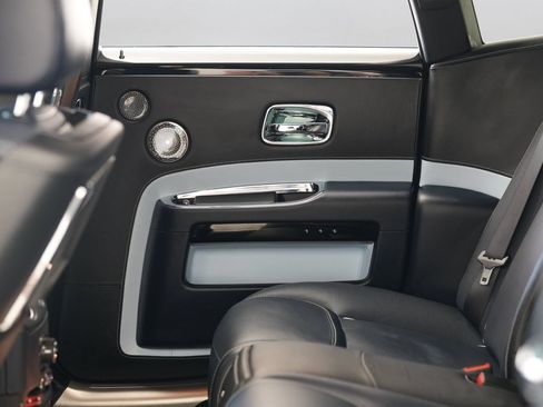 Certified 2020 Rolls-Royce Ghost RWD image 28