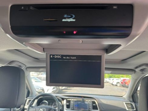 Used 2015 Toyota Highlander Limited AWD/4WD image 18