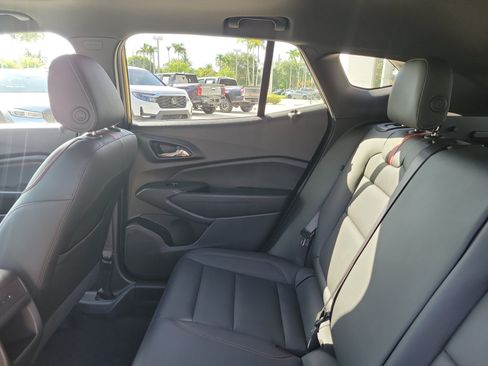 Used 2024 Chevrolet Trax RS w/ Sunroof Package FWD image 14