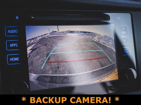 Used 2017 Toyota Sienna XLE Premium image 3