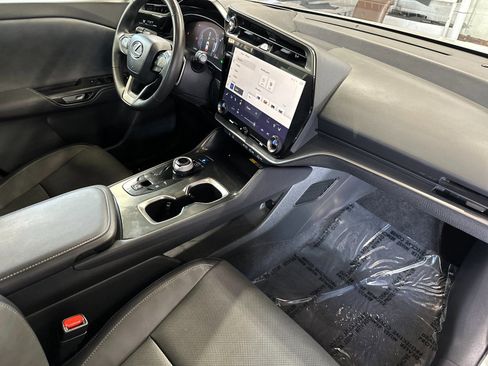 Used 2023 Lexus RZ 450e Premium w/ Technology Package image 18