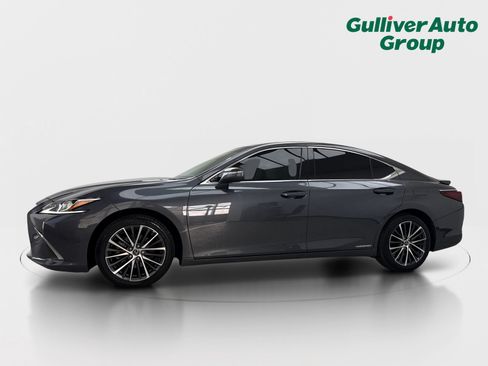 Used 2022 Lexus ES 300h w/ Premium Package FWD image 2