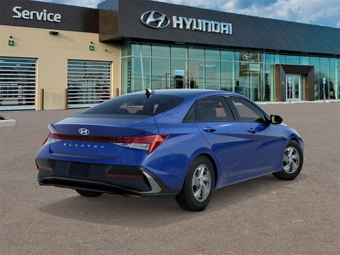New 2026 Hyundai Elantra SE image 4