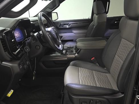 Used 2024 Chevrolet Silverado 1500 ZR2 w/ Technology Package AWD/4WD image 9